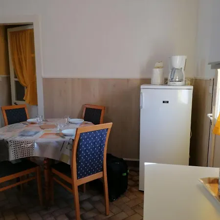 Craon, 3 Pieces, 3 Personnes - Fr-1-600-187 Ferienhaus